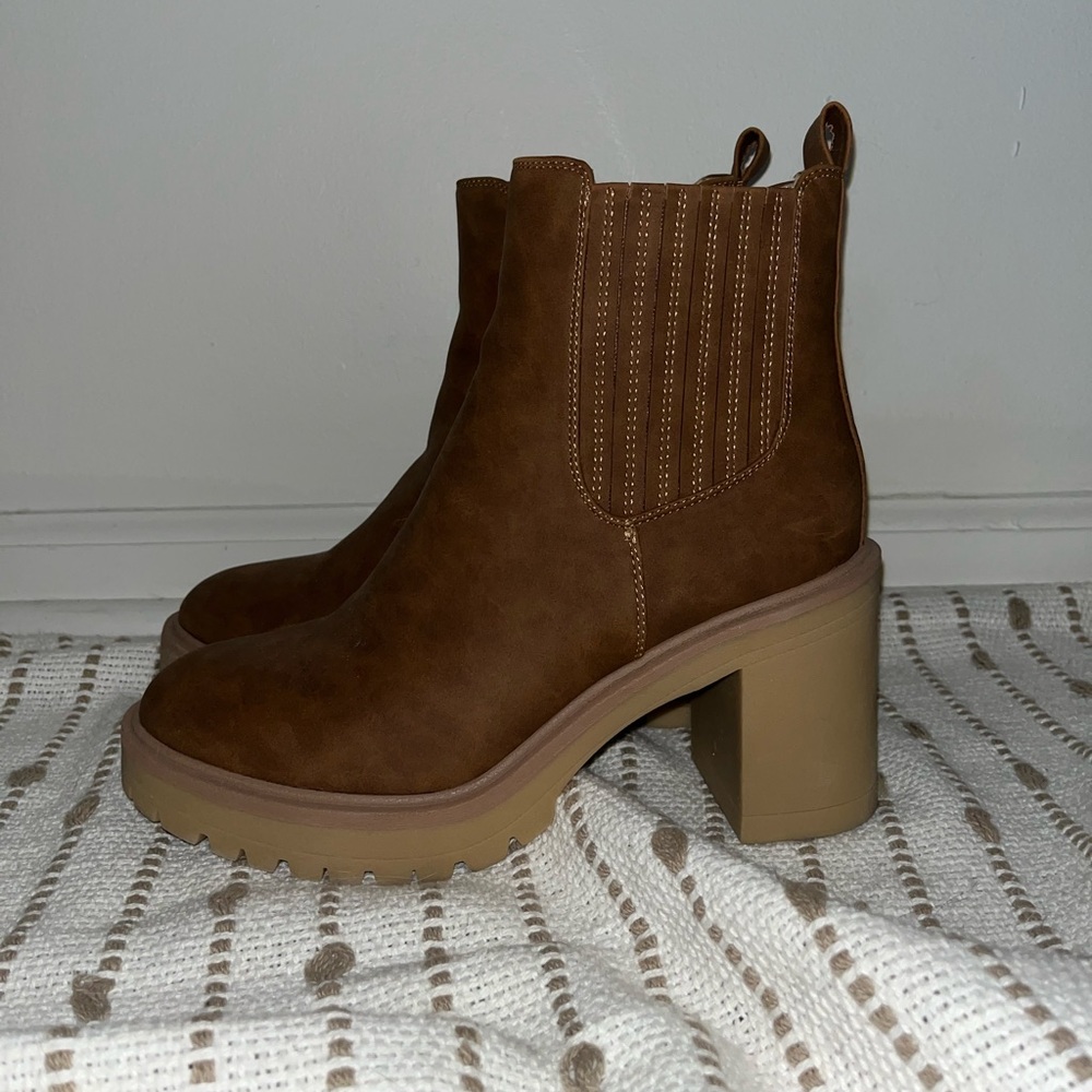 Francesca's boots